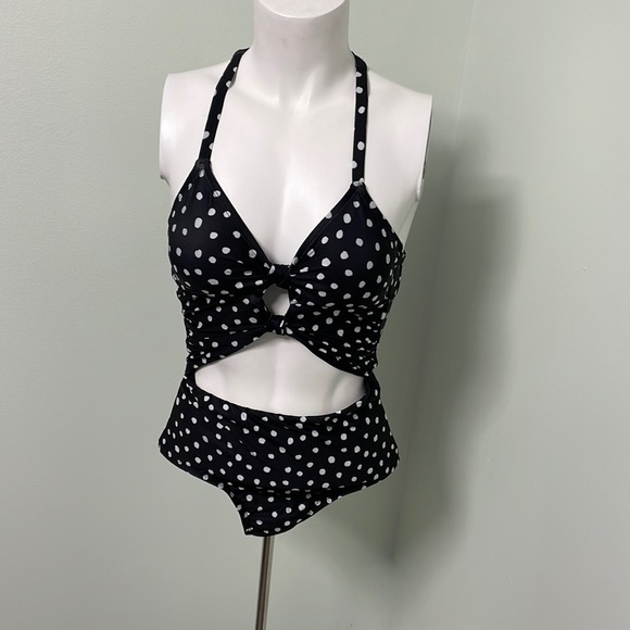 Modcloth retro black and white Polkadot One-Piece Swimsuit Monokini - Picture 4 of 10